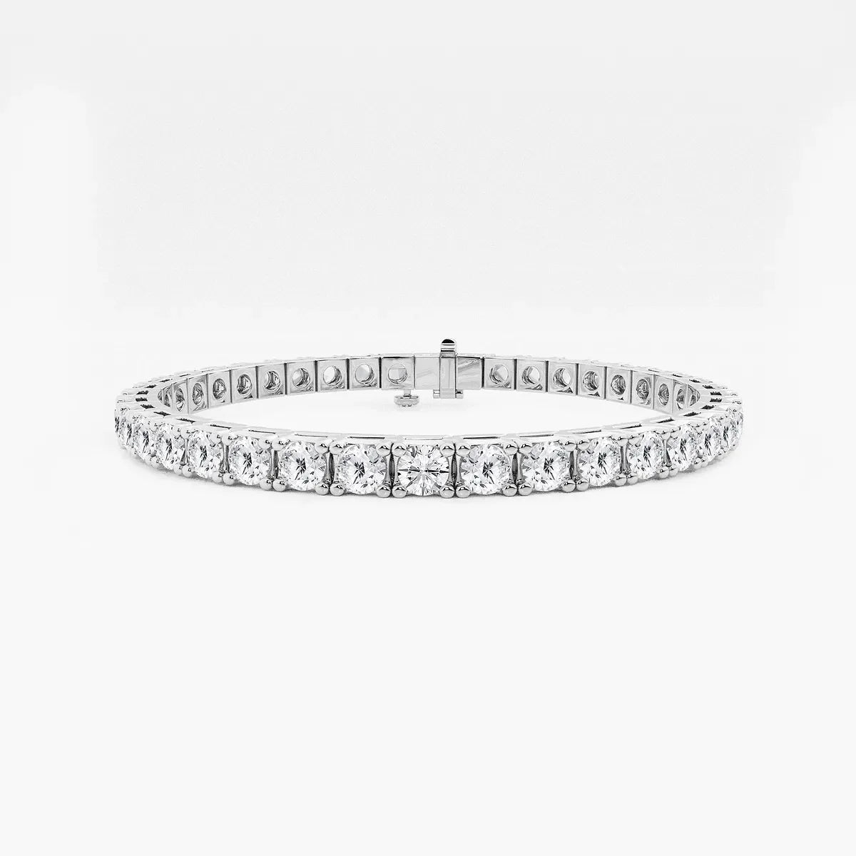 Lab grown diamond tennis bracelet in white gold, Delux Jewelry, fine jewelry collection