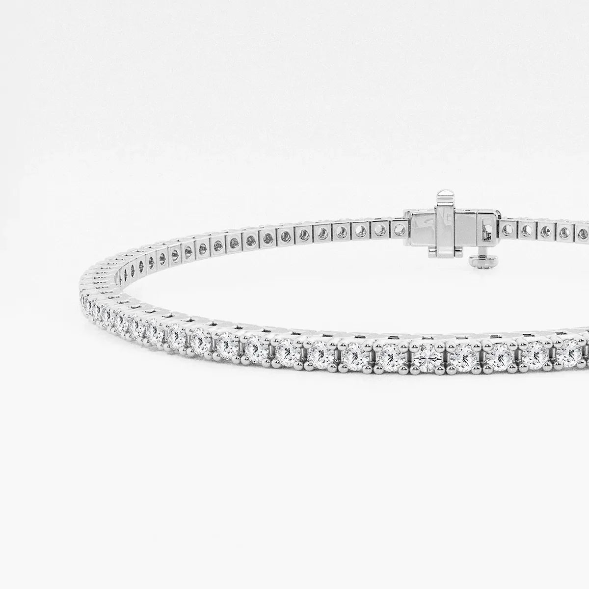 Lab grown diamond tennis bracelet in white gold, Delux Jewelry fine jewelry